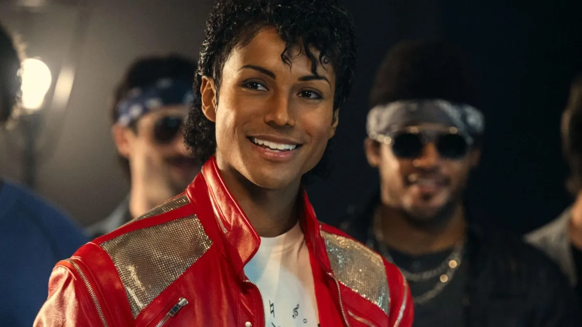 Jaafar Jackson, sobrino de Michael Jackson, muestra sus mejores pasos de baile en el primer tráiler de 'Michael', el biopic del Rey del Pop. 2 mundoCine - michael jaafar jackson