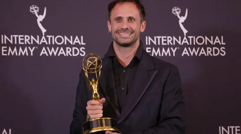 Oriol Pla como Mejor Actor Emmy Internacional 2025 por 'Yo, adicto'