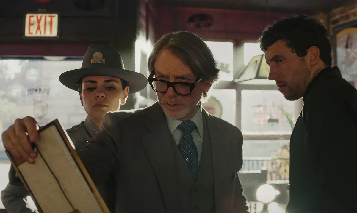 mundoCine - punales por la espalda de entre los muertos critica