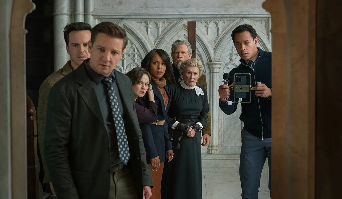 mundoCine - punales por la espalda de entre los muertos