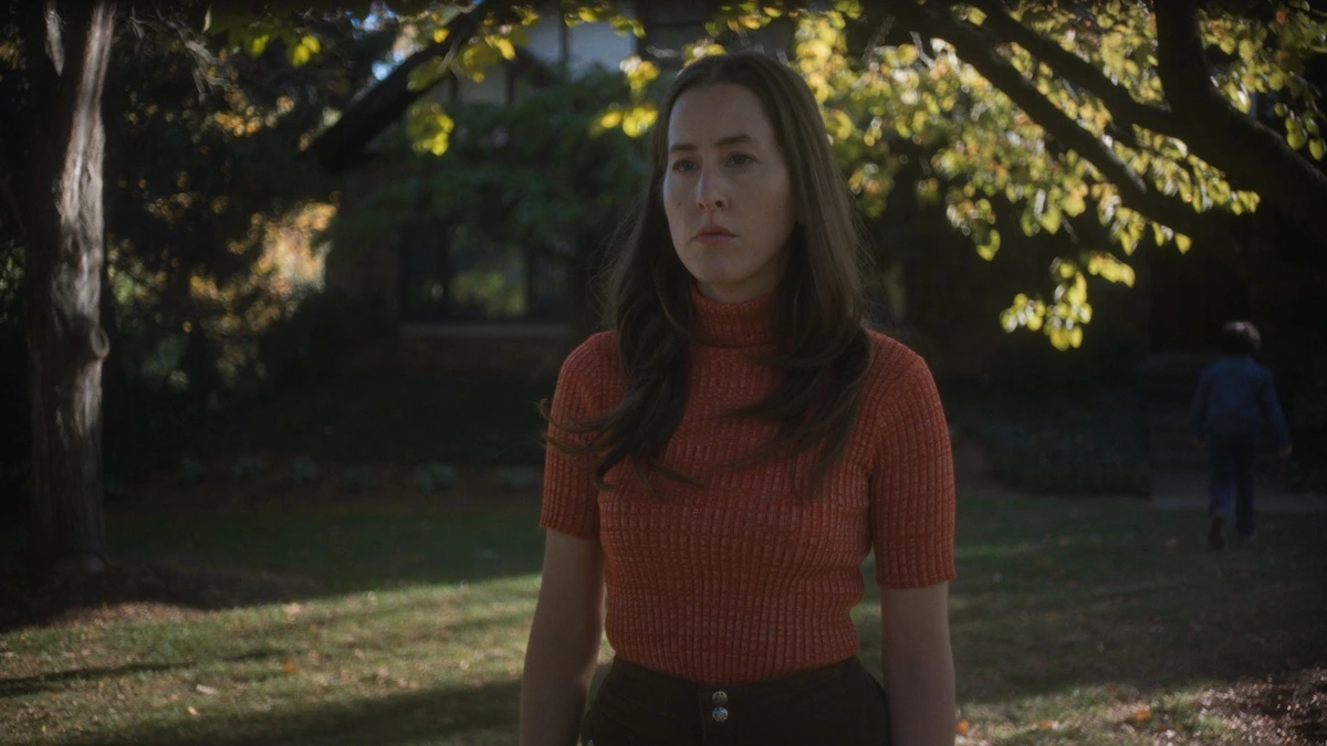 Crítica de 'The Mastermind': Kelly Reichardt prueba suerte con el cine de atracos y se va con las manos vacías. 4 mundoCine - the mastermind estreno