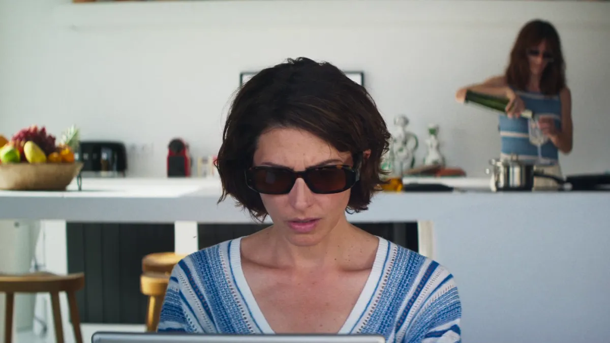 'Amarga Navidad', de Pedro Almodóvar, lanza su primer tráiler para hacernos las Navidades menos amargas antes de su estreno. 2 mundoCine - amarga navidad 2026 trailer