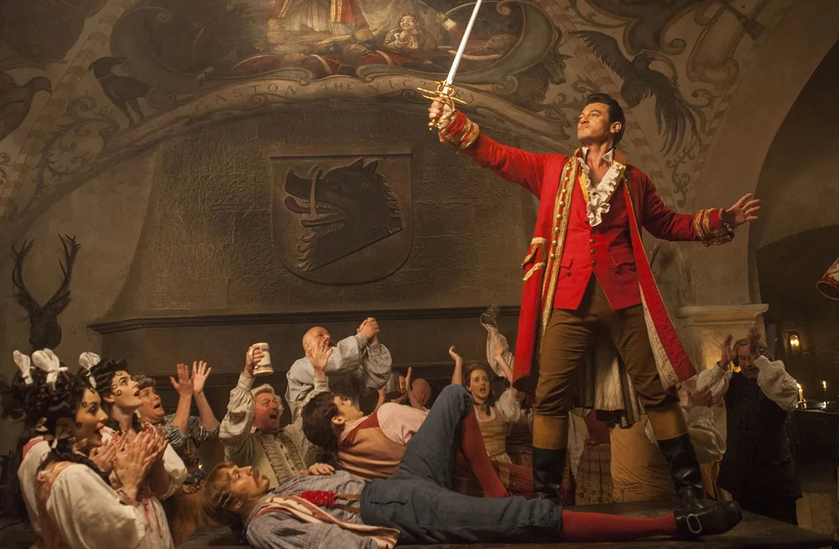 Gastón tendrá una película en acción real, pero Luke Evans no repetirá como el villano de 'La Bella y la Bestia'. 3 mundoCine - gaston luke evans