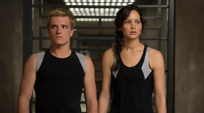 Jennifer Lawrence y Josh Hutcherson como Katniss y Peeta en Los juegos del hambre