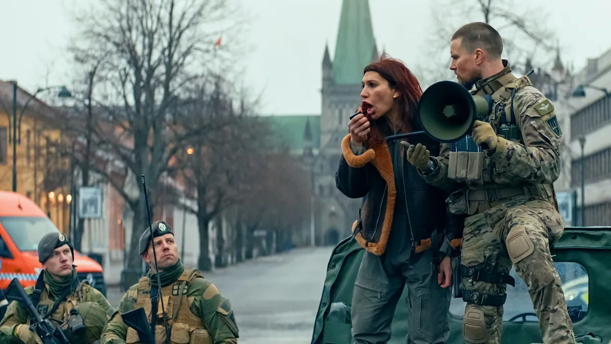 'El juego de Gracie Darling', la serie sobre la desaparición de una chica tras una sesión de espiritismo, se cuela entre las más vistas de Netflix. 3 ‘Trol 2’, la continuación de la película noruega de 2021, conquista el número 1 de Netflix y su director deja la puerta abierta a una tercera entrega.