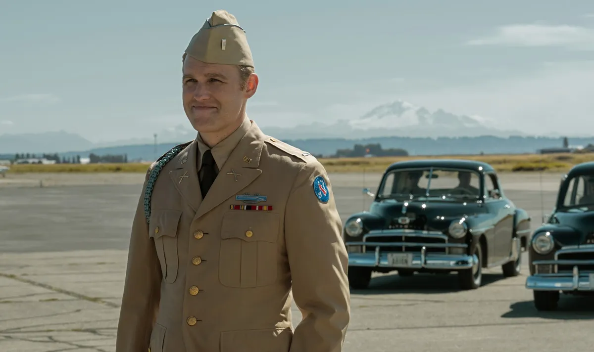 mundoCine - wyatt russell lee shaw monarch legado monstruos serie