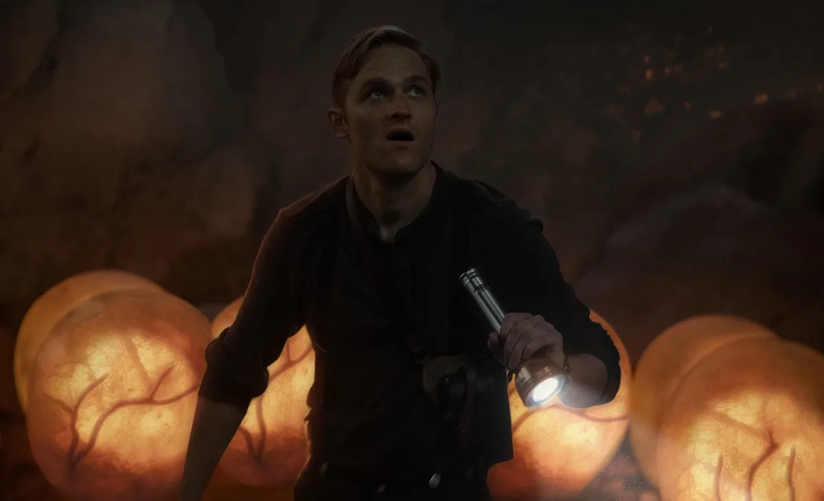 mundoCine - wyatt russell lee shaw monarch legado monstruos