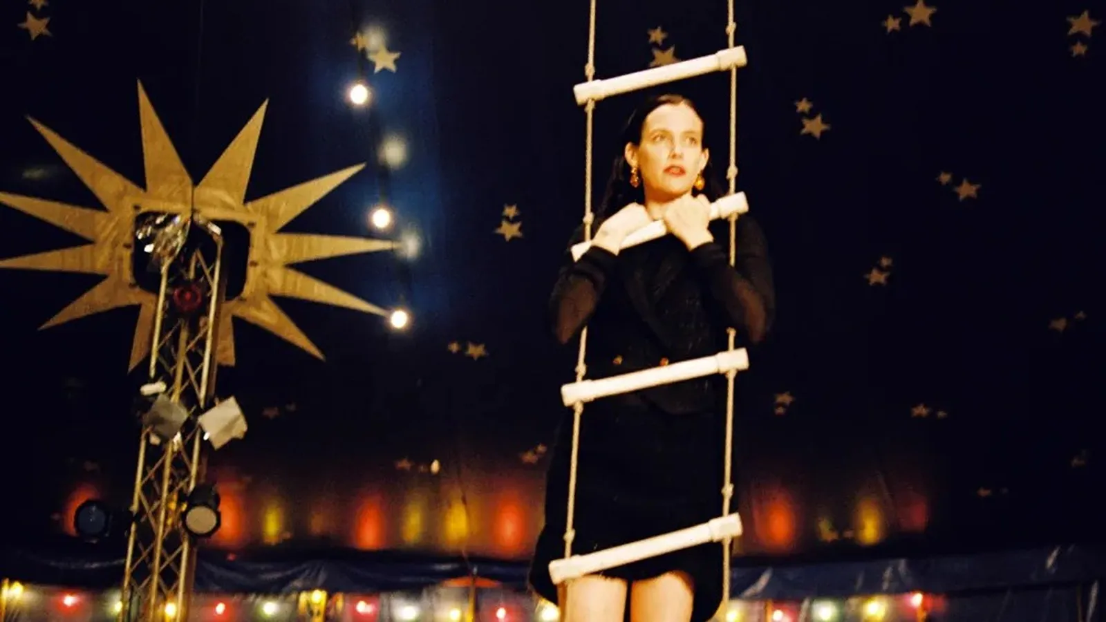 mundoCine - out of this world