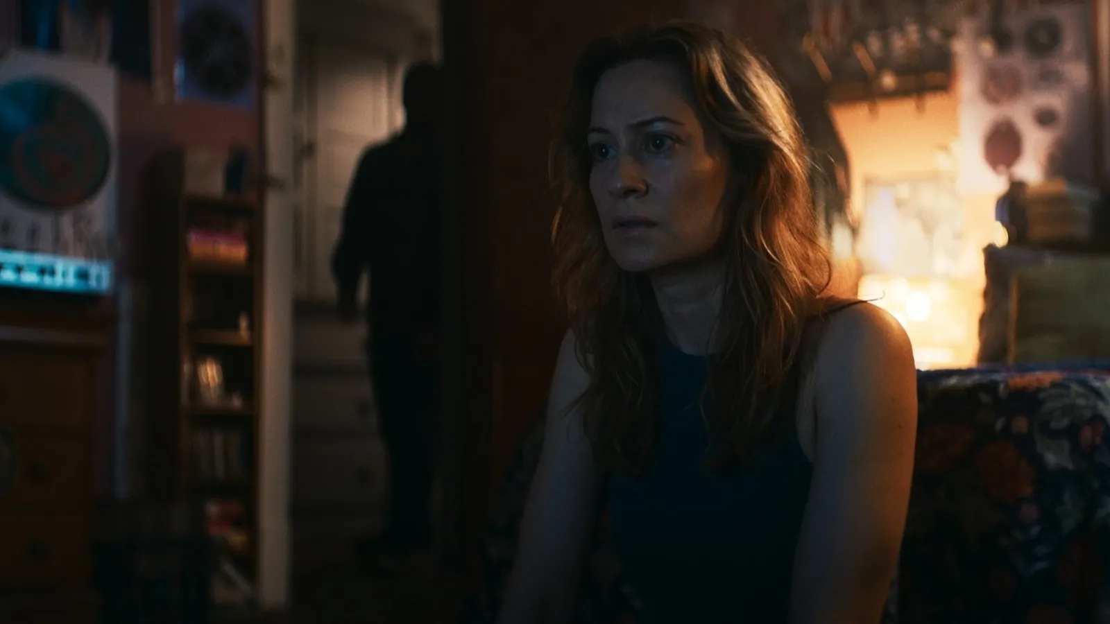 Crítica de 'La maldición de Shelby Oaks': La definición del mal en la era Youtuber. 2 Mundocine - La Maldicion De Shelby Oaks Critica