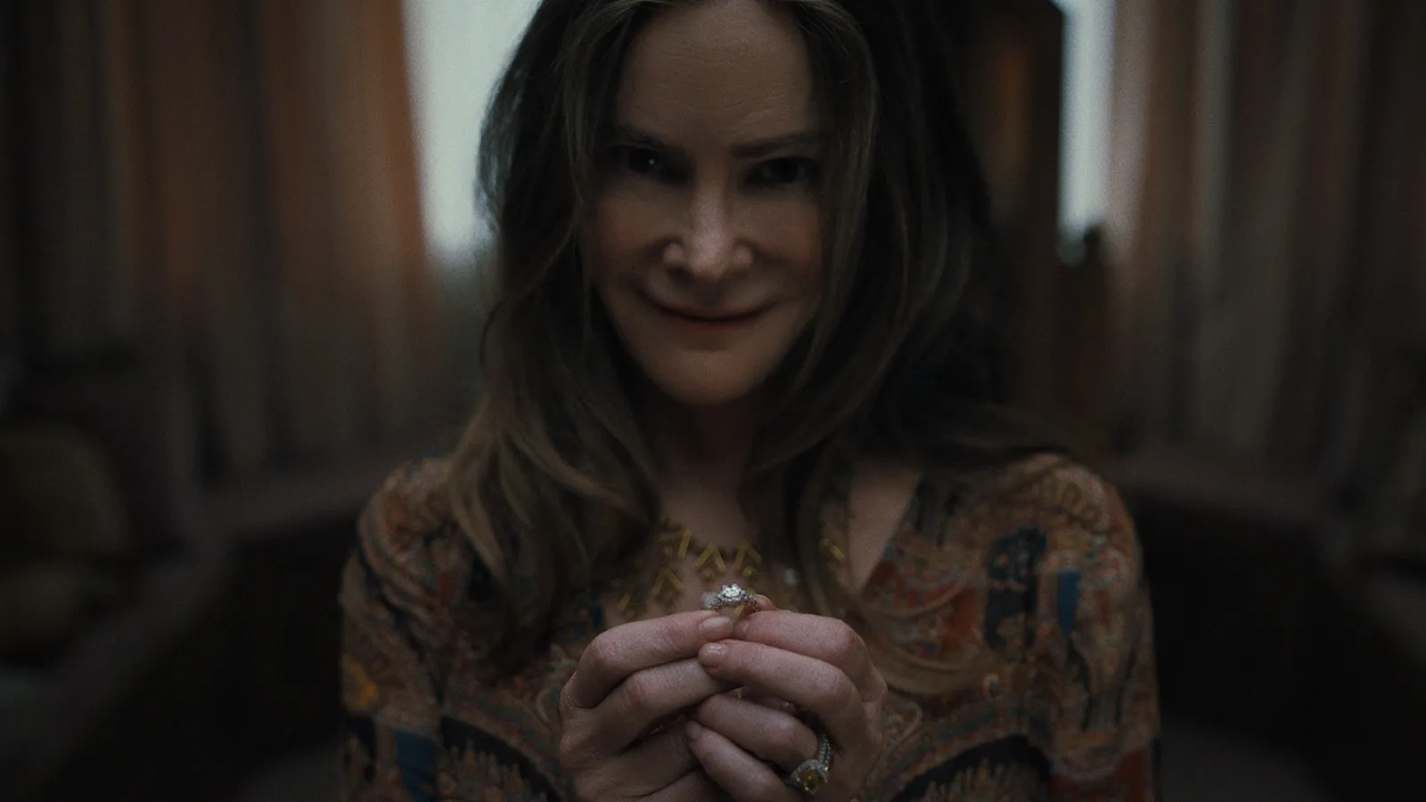 'Algo terrible está a punto de suceder' lanza un tráiler que te quitará las ganas de casarte. 5 Mundocine - Algo Terrible Esta A Punto De Suceder