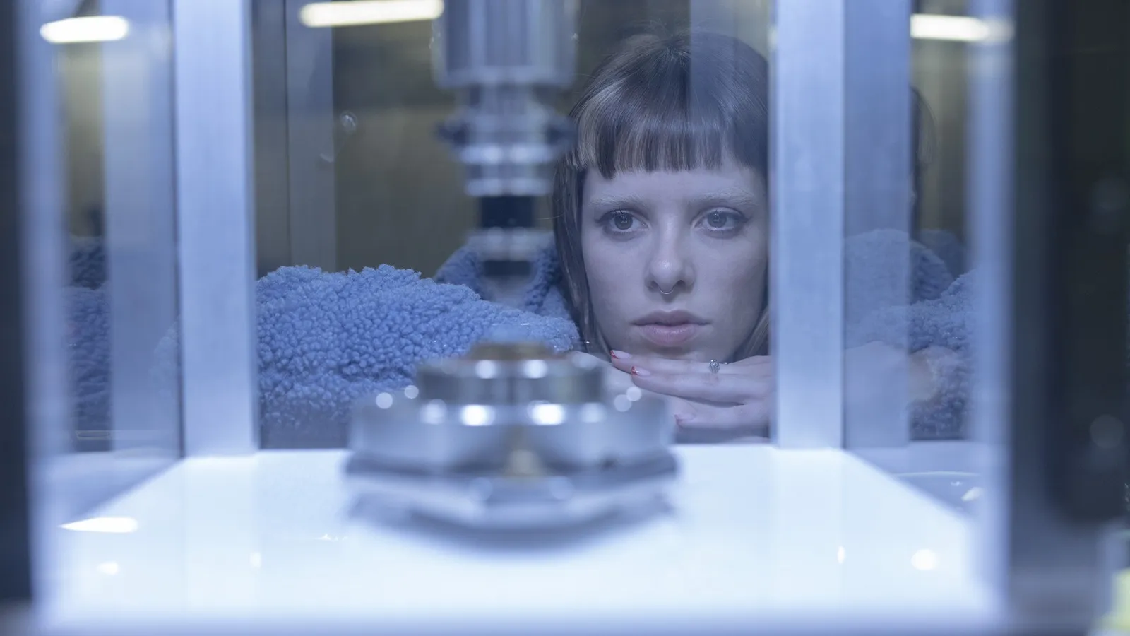 El tráiler de la serie 'Day One', protagonizada por Álex González, muestra una tecnología que parece sacada de 'Black Mirror'. 6 Mundocine - Day One Serie Estreno Prime Video