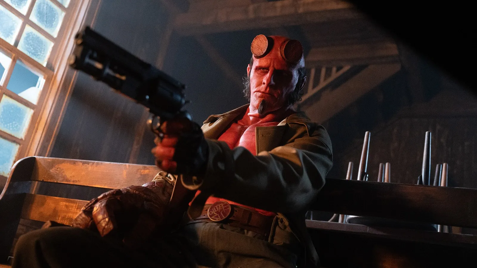 mundoCine - hellboy el hombre retorcido critica