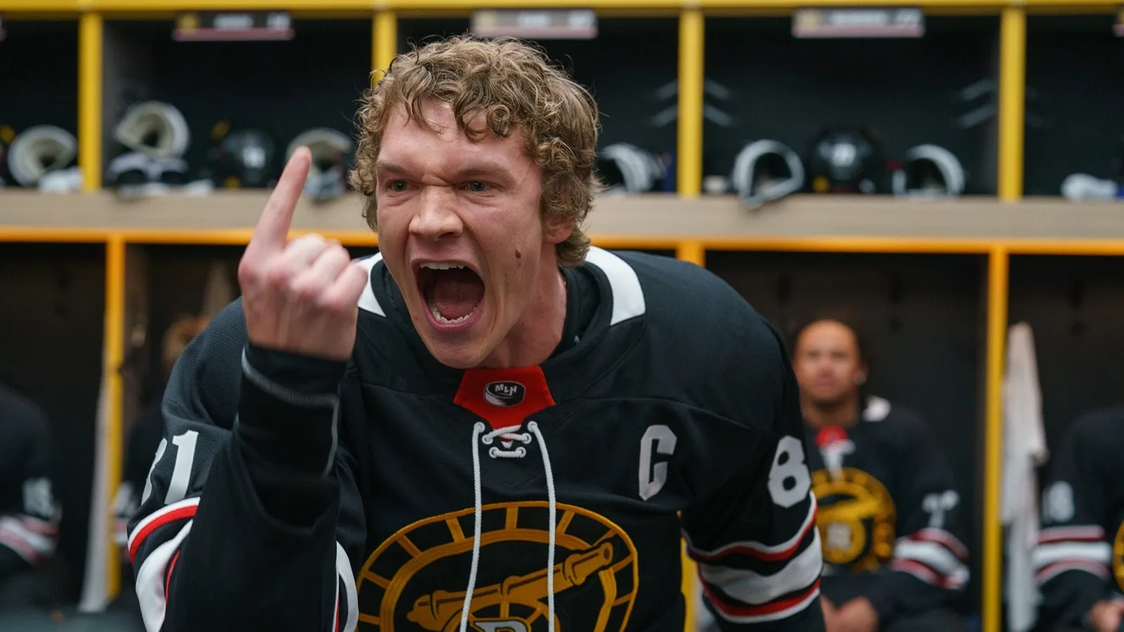 Crítica de 'Más que rivales' ('Heated Rivalry'): dos deportistas de élite protagonizan un romance queer que supera cualquier prejuicio erótico. 7 Mundocine - Mas Que Rivales Heated Rivalry