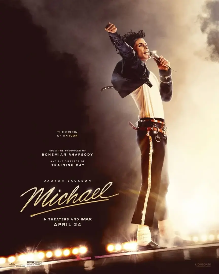 ¡Imposible distinguirlos! 'Michael' presenta un nuevo tráiler con Jaafar Jackson mimetizado como el Rey del Pop. 8 mundoCine - michael 2026 pelicula poster