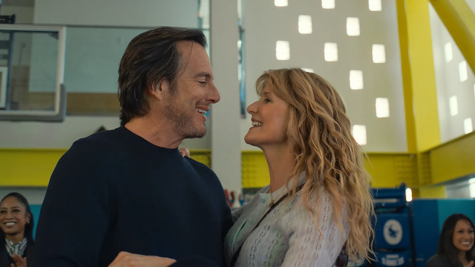 Crítica de 'Sin conexión' ('Is This Thing On?'): Íntima y catártica, Cooper vuelve a demostrar su capacidad como director. 4 Mundocine - Sin Conexion Is This Thing On Pelicula