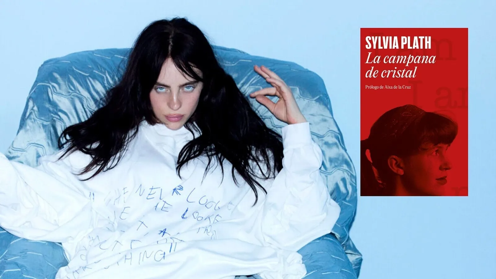 Collage que muestra a Billie Eilish sentada en un sofá azul y la portada del libro La campana de cristal de Sylvia Plath.