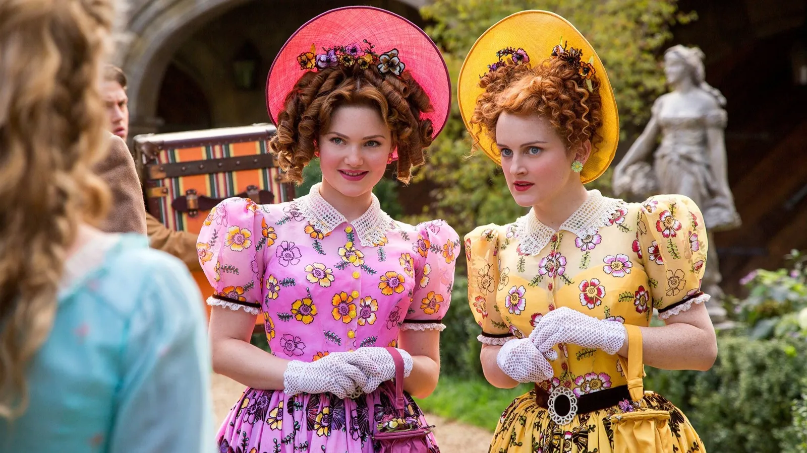 ¡Bibidi babidi bu! Disney da luz verde a una comedia live-action sobre las hermanastras de Cenicienta, dirigida por Akiva Schaffer. 5 Mundocine - Hermanastras Cenicienta 2015