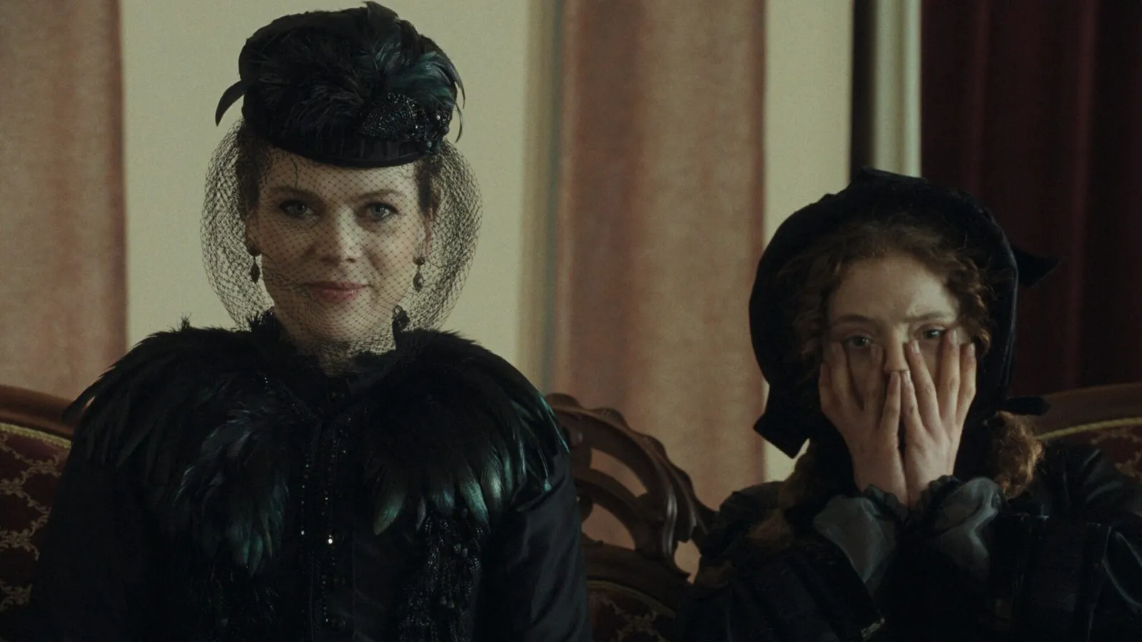 ¡Bibidi babidi bu! Disney da luz verde a una comedia live-action sobre las hermanastras de Cenicienta, dirigida por Akiva Schaffer. 3 Mundocine - La Hermanastra Fea