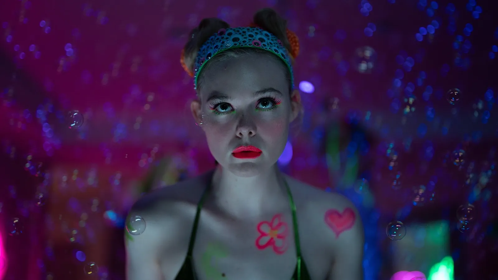 Mundocine - Margo Tiene Problemas De Dinero Trailer