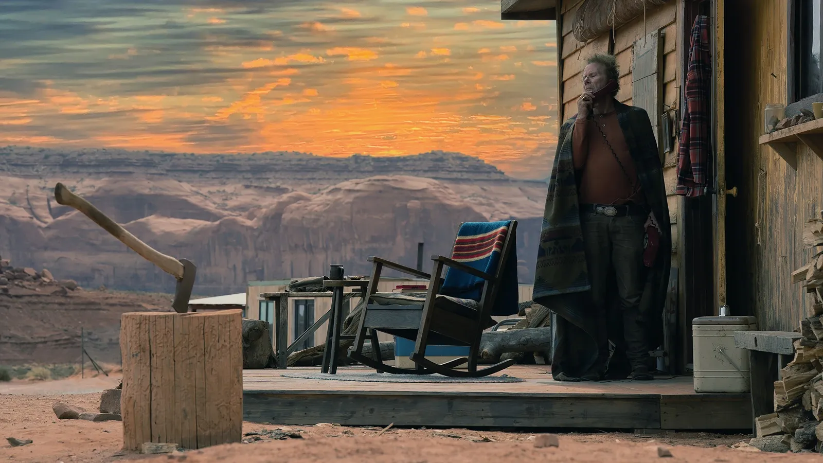 John Malkovich y Sam Rockwell se convierten en agentes de la CIA en el primer tráiler de 'Wild Horse Nine', de Martin McDonagh. 9 Mundocine - Wild Horse Nine Still