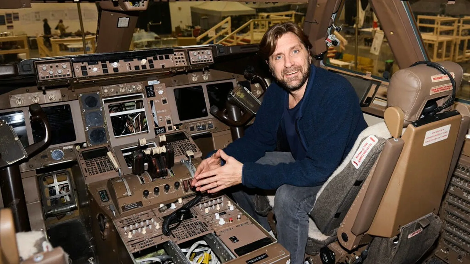 A las puertas de conocer la programación del Festival de Cannes 2026: ¿darán los Javis la campanada? 8 Mundocine - Ruben Ostlund Director The Entertainment System Is Down