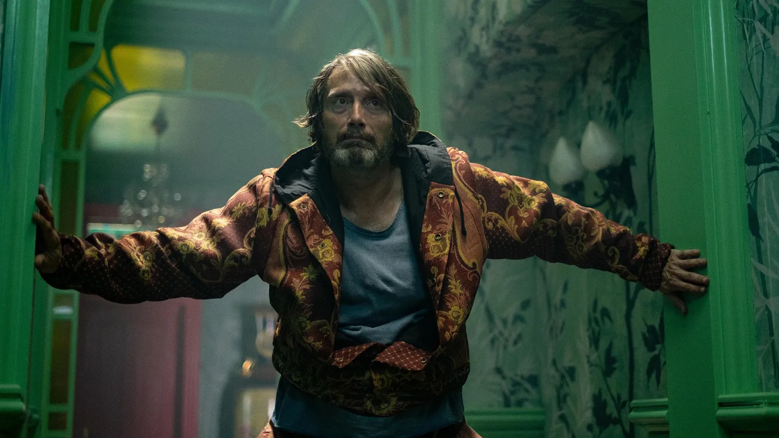 ¡Los estrenos destacados del mes de abril 2026 en España! 8 Mundocine - Atrapando A Un Monstruo Mads Mikkelsen