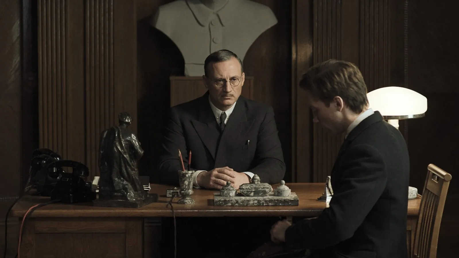 Mundocine - Dos Fiscales 2025