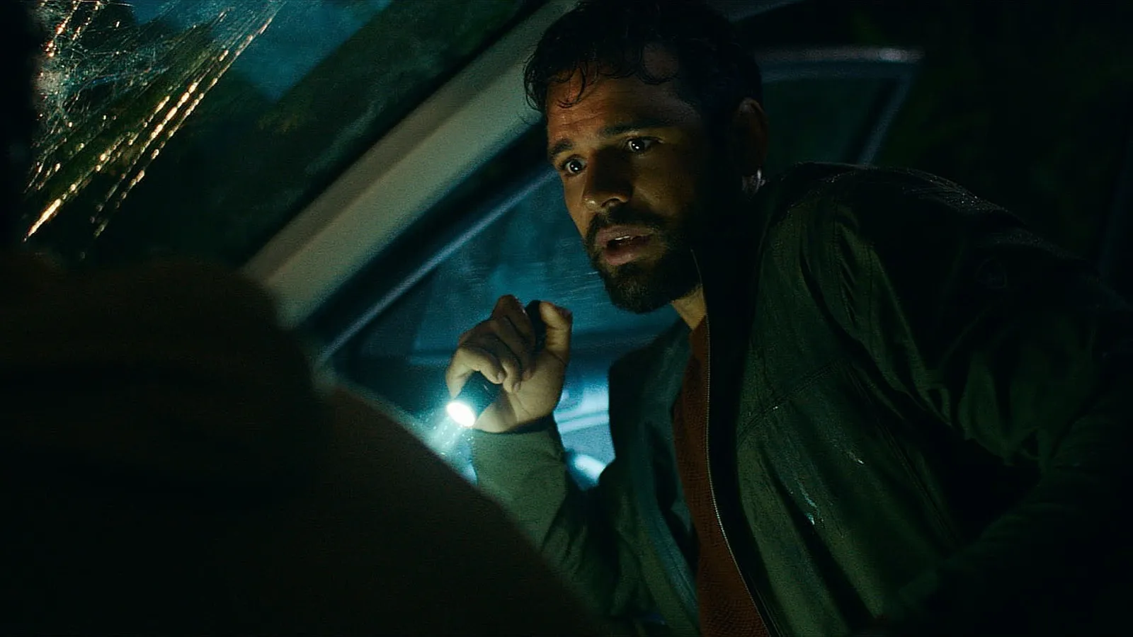 El tráiler de ‘El pasajero nocturno’ te desanimará a hacer un viaje por carretera este verano.