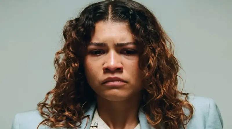 Primer Plano De La Actriz Zendaya Llorando Y Con Expresión De Tristeza En La Tercera Temporada De Euphoria.