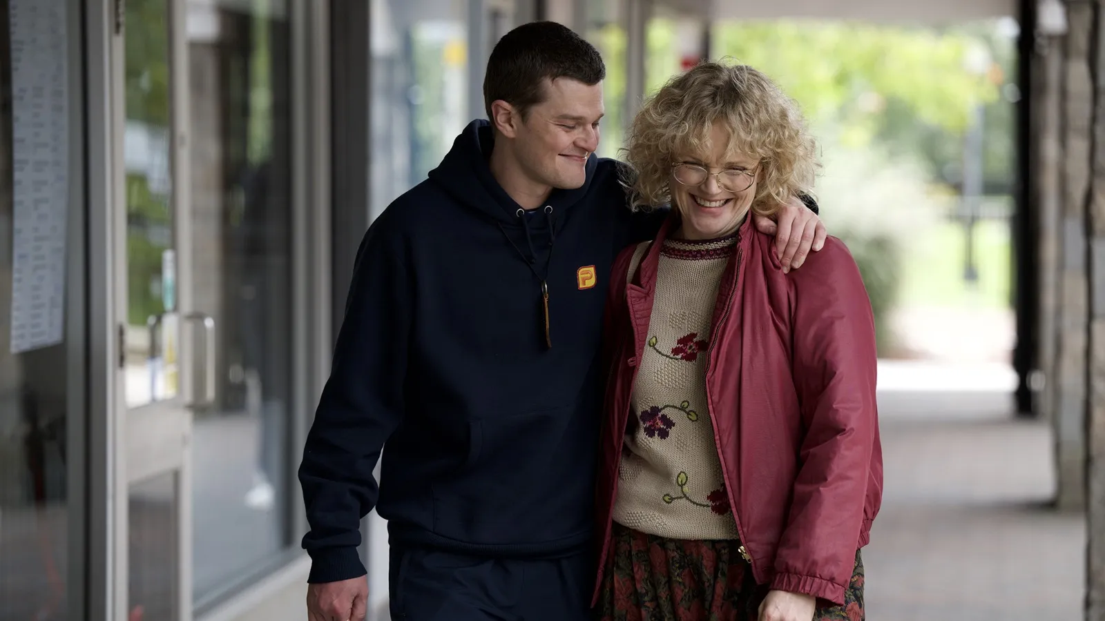 Mundocine - Incontrolable I Swear