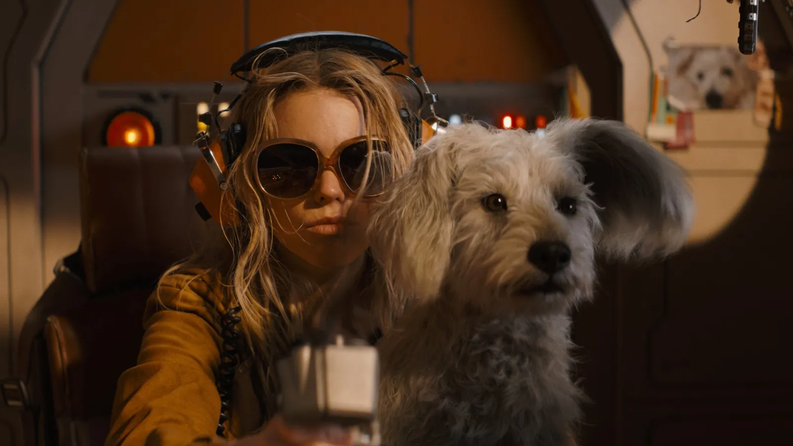 Milly Alcock se marca un John Wick para salvar a su perro en el nuevo tráiler de 'Supergirl'. 2 Mundocine - Supergirl 2026 Nuevo Trailer