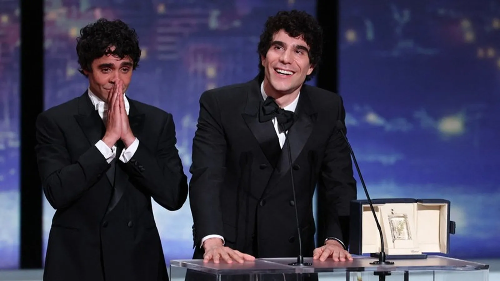 la bola negra javier calvo ambrossi premio mejor direccion