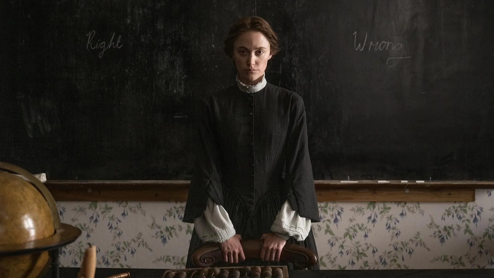 victorian psycho maika monroe