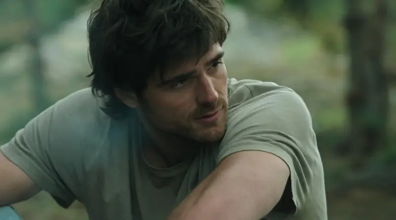 Primer plano de Jacob Elordi en la película La constelación del perro (The Dog Stars).