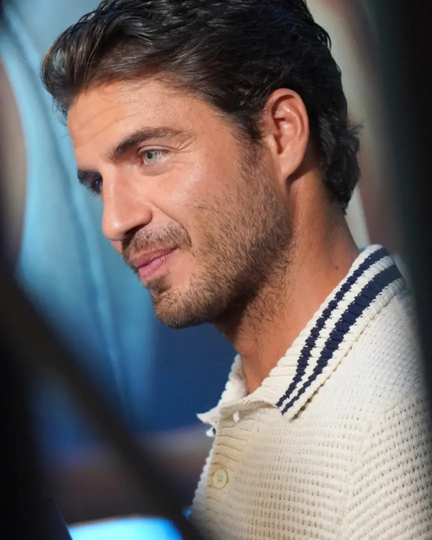 maxi iglesias premiere madrid todo lo que nunca fuimos