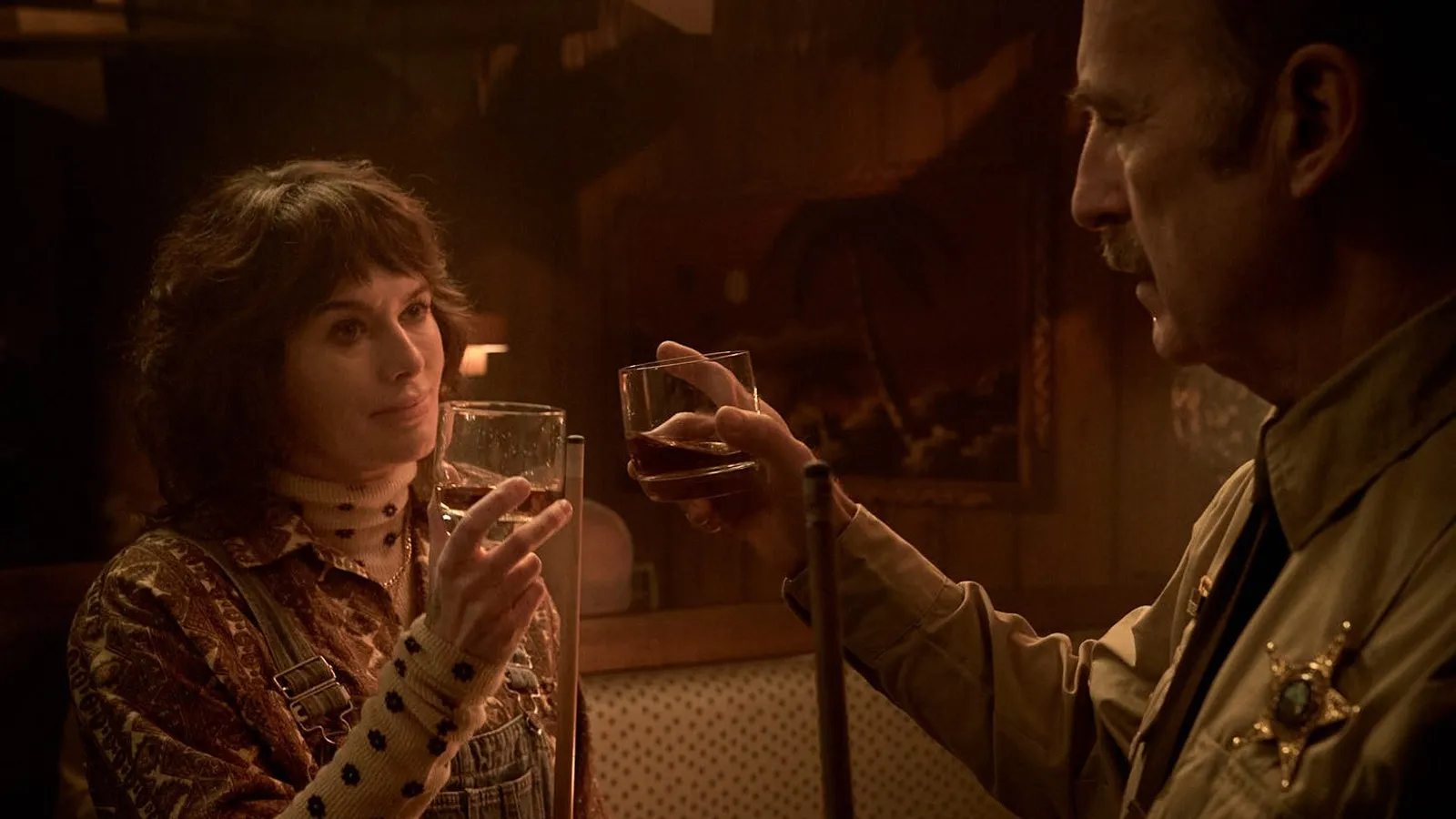 normal pelicula bob odenkirk 2025