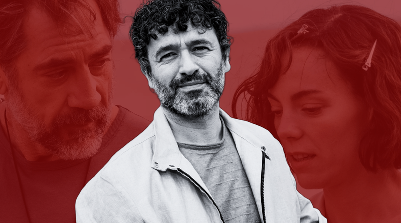 Fotomontaje promocional de la película El ser querido con el director Rodrigo Sorogoyen en el centro, flanqueado por los actores Javier Bardem y Vicky Luengo sobre un fondo rojo.