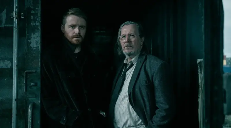 River Cartwright y Jackson Lamb serios y en las sombras en la temporada 6 de Slow Horses.