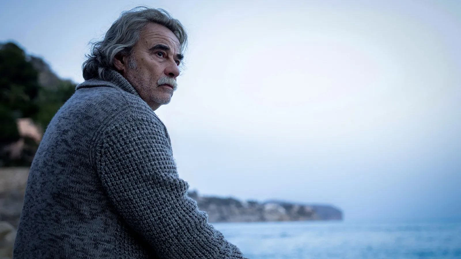 Crítica de ‘El mal padre’ [74SSIFF]: La familia española, un campo de batalla.