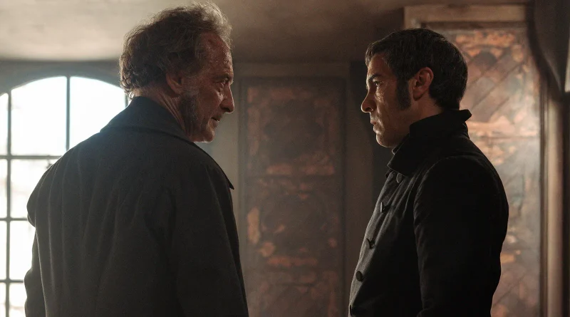 Los personajes de Valjean y Javert enfrentados cara a cara en una tensa escena de Los miserables.